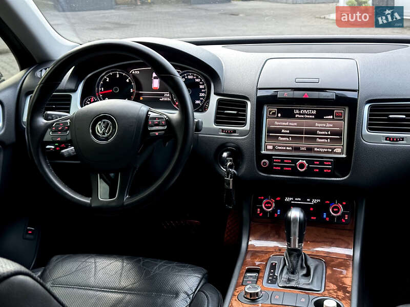 Внедорожник / Кроссовер Volkswagen Touareg 2010 в Хмельницком