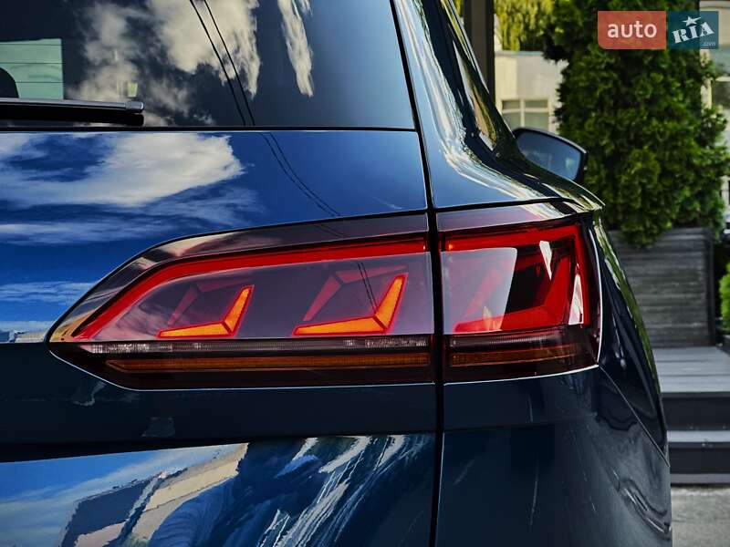 Позашляховик / Кросовер Volkswagen Touareg 2019 в Києві фото 17 Позашляховик / Кросовер Volkswagen Touareg 2019 в Києві