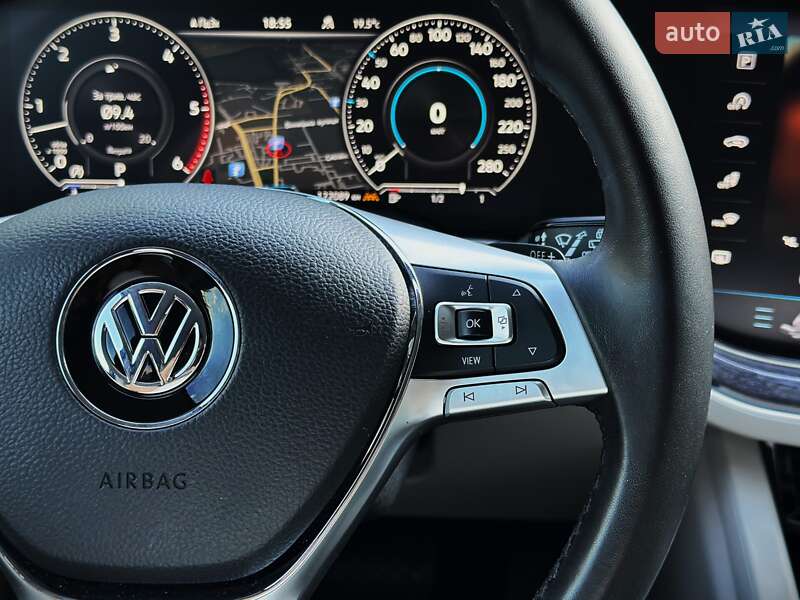 Позашляховик / Кросовер Volkswagen Touareg 2019 в Києві фото 35 Позашляховик / Кросовер Volkswagen Touareg 2019 в Києві