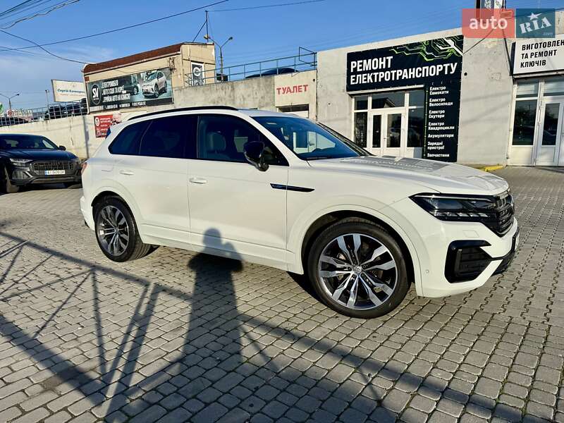Внедорожник / Кроссовер Volkswagen Touareg 2020 в Черновцах