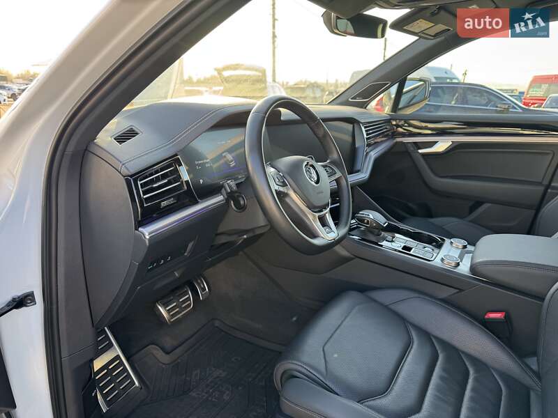 Внедорожник / Кроссовер Volkswagen Touareg 2020 в Черновцах