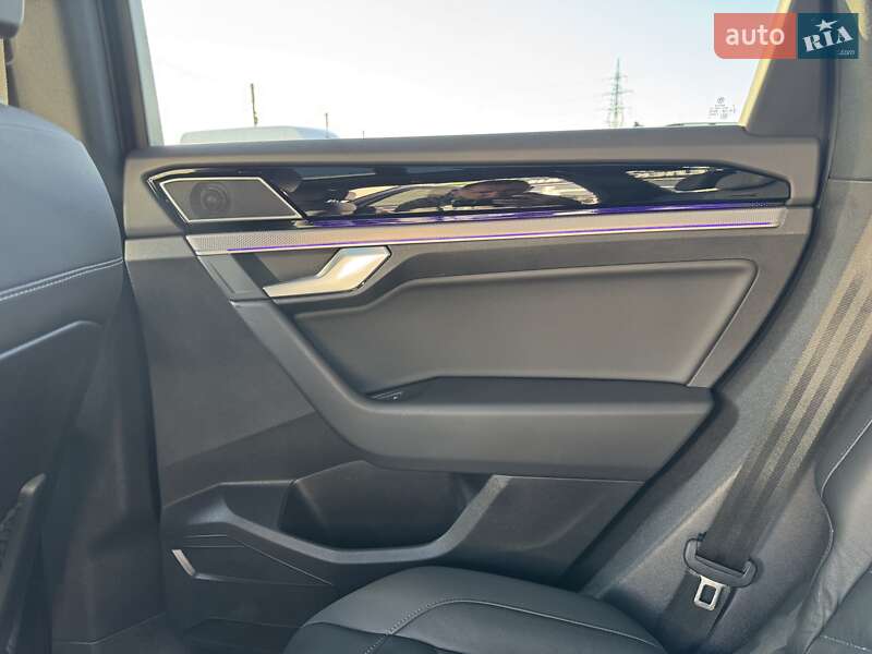 Внедорожник / Кроссовер Volkswagen Touareg 2020 в Черновцах