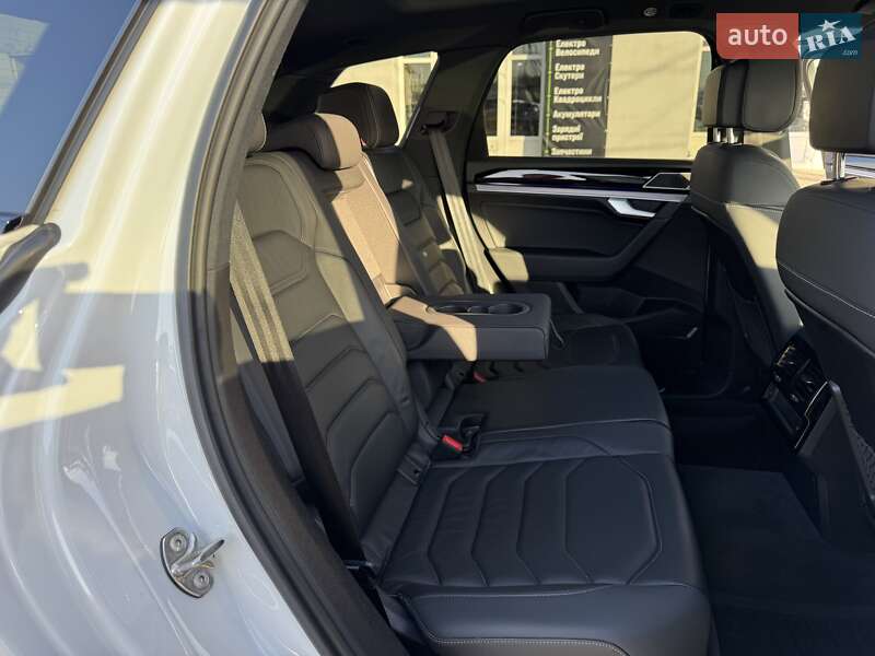 Внедорожник / Кроссовер Volkswagen Touareg 2020 в Черновцах