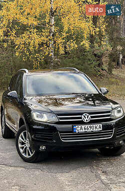 Внедорожник / Кроссовер Volkswagen Touareg 2012 в Черкассах