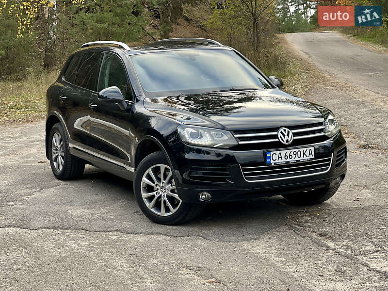 Внедорожник / Кроссовер Volkswagen Touareg 2012 в Черкассах