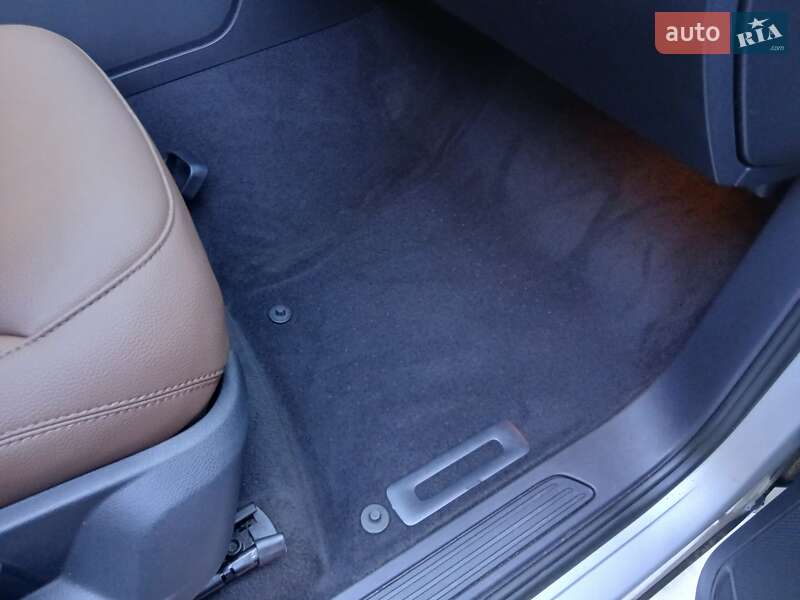 Внедорожник / Кроссовер Volkswagen Touareg 2012 в Одессе