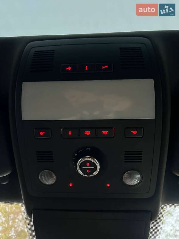 Внедорожник / Кроссовер Volkswagen Touareg 2010 в Хмельницком