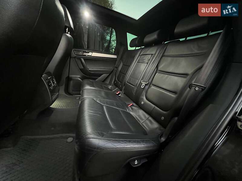 Внедорожник / Кроссовер Volkswagen Touareg 2010 в Хмельницком
