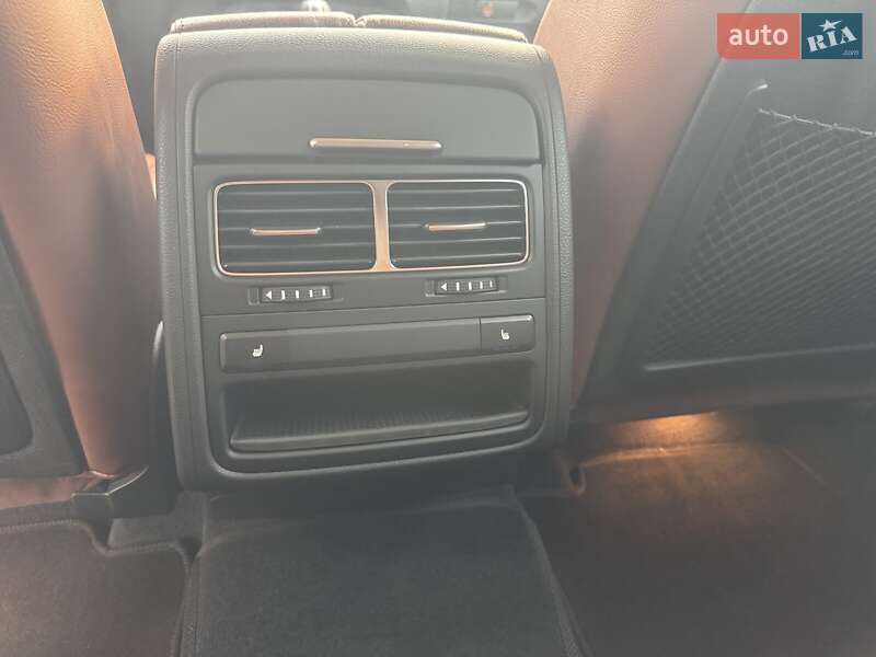 Внедорожник / Кроссовер Volkswagen Touareg 2017 в Киеве фото 18 Внедорожник / Кроссовер Volkswagen Touareg 2017 в Киеве