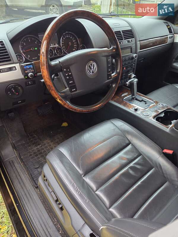 Внедорожник / Кроссовер Volkswagen Touareg 2007 в Харькове