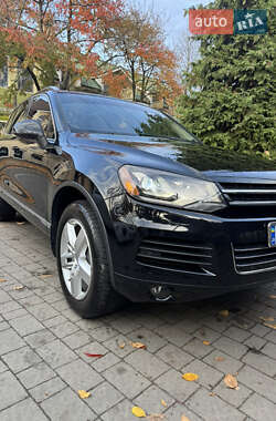 Внедорожник / Кроссовер Volkswagen Touareg 2011 в Ужгороде