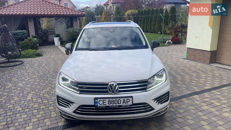 Внедорожник / Кроссовер Volkswagen Touareg 2017 в Черновцах