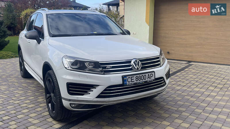Внедорожник / Кроссовер Volkswagen Touareg 2017 в Черновцах