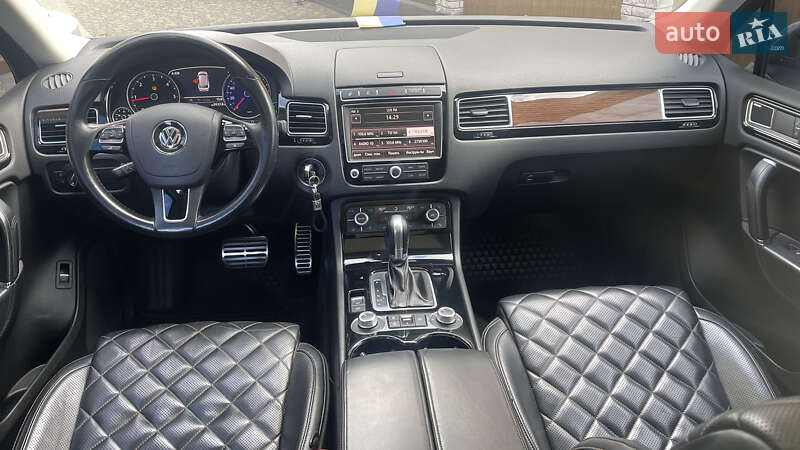 Внедорожник / Кроссовер Volkswagen Touareg 2017 в Черновцах