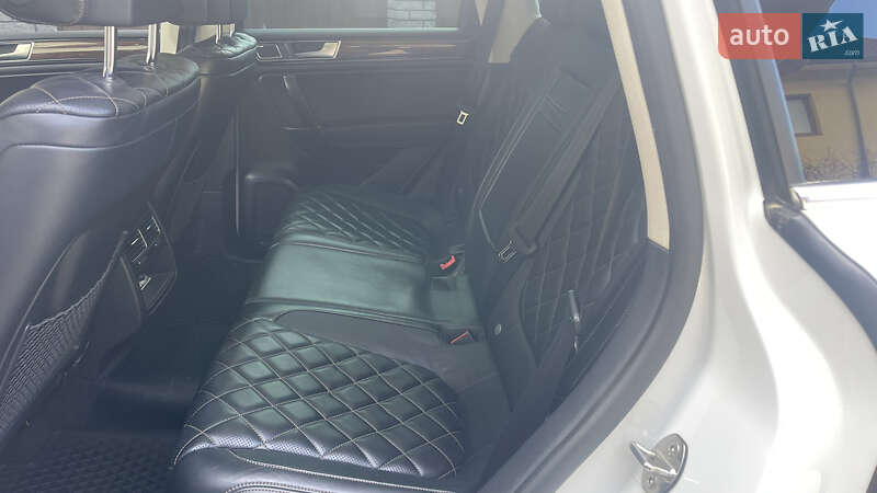 Внедорожник / Кроссовер Volkswagen Touareg 2017 в Черновцах