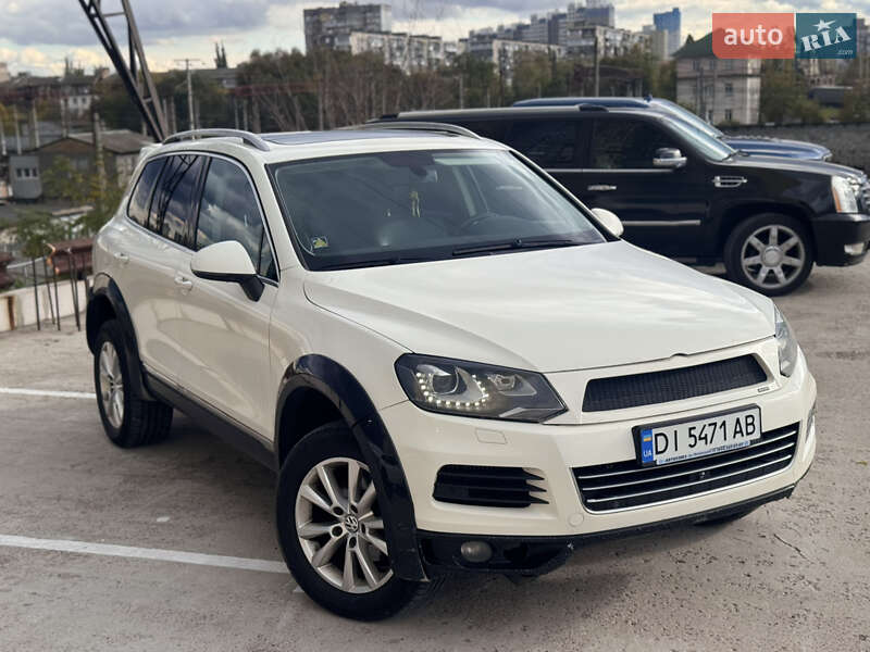 Внедорожник / Кроссовер Volkswagen Touareg 2010 в Киеве