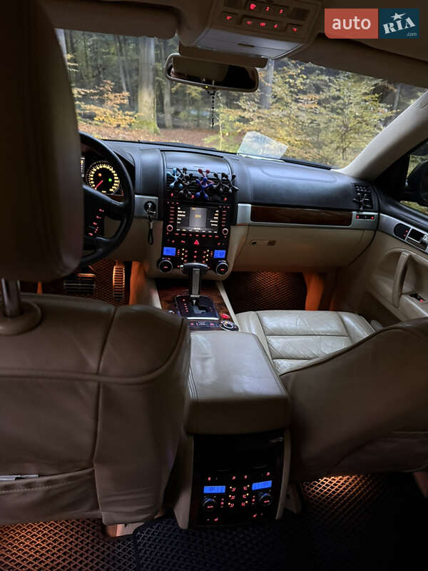 Позашляховик / Кросовер Volkswagen Touareg 2006 в Львові