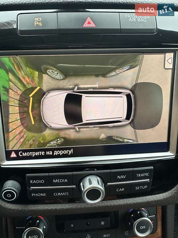 Внедорожник / Кроссовер Volkswagen Touareg 2010 в Тернополе