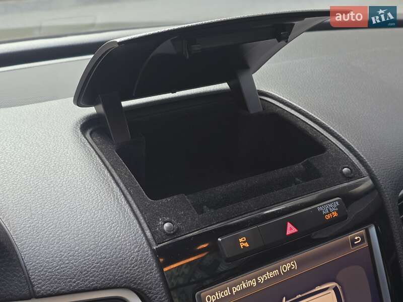 Внедорожник / Кроссовер Volkswagen Touareg 2011 в Хмельницком