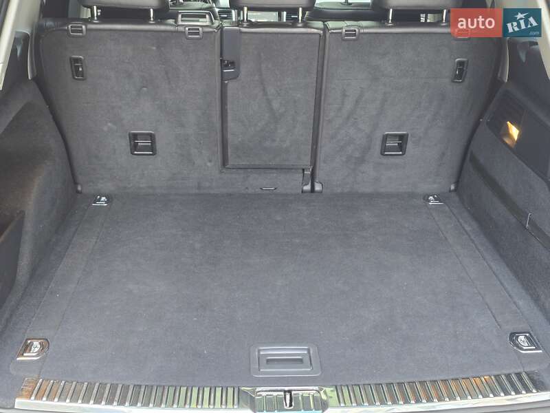 Внедорожник / Кроссовер Volkswagen Touareg 2011 в Хмельницком