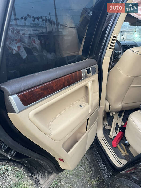 Позашляховик / Кросовер Volkswagen Touareg 2008 в Києві