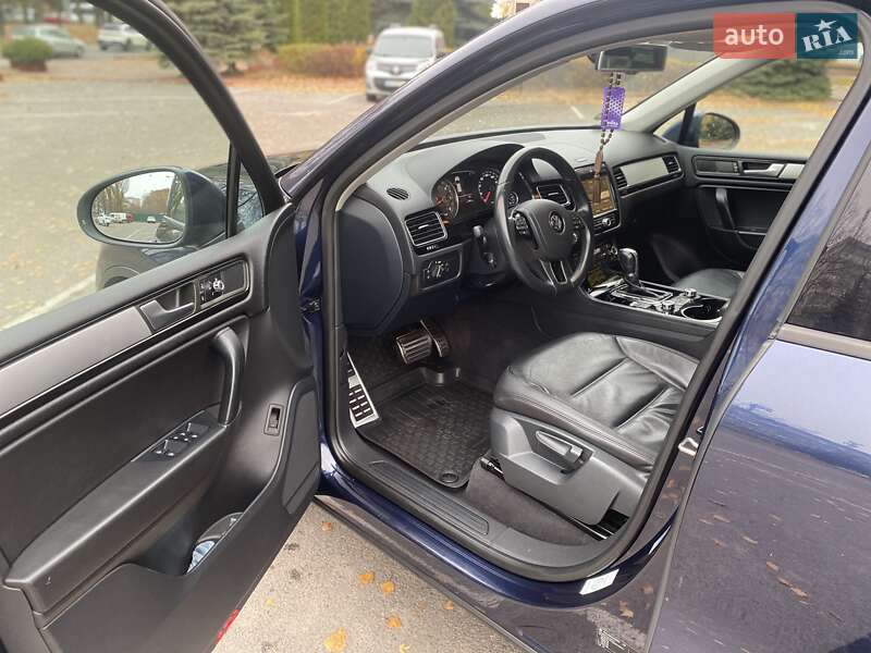 Позашляховик / Кросовер Volkswagen Touareg 2013 в Вінниці