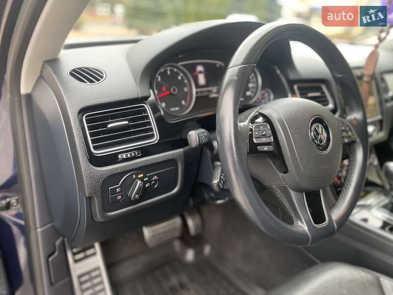 Позашляховик / Кросовер Volkswagen Touareg 2013 в Вінниці