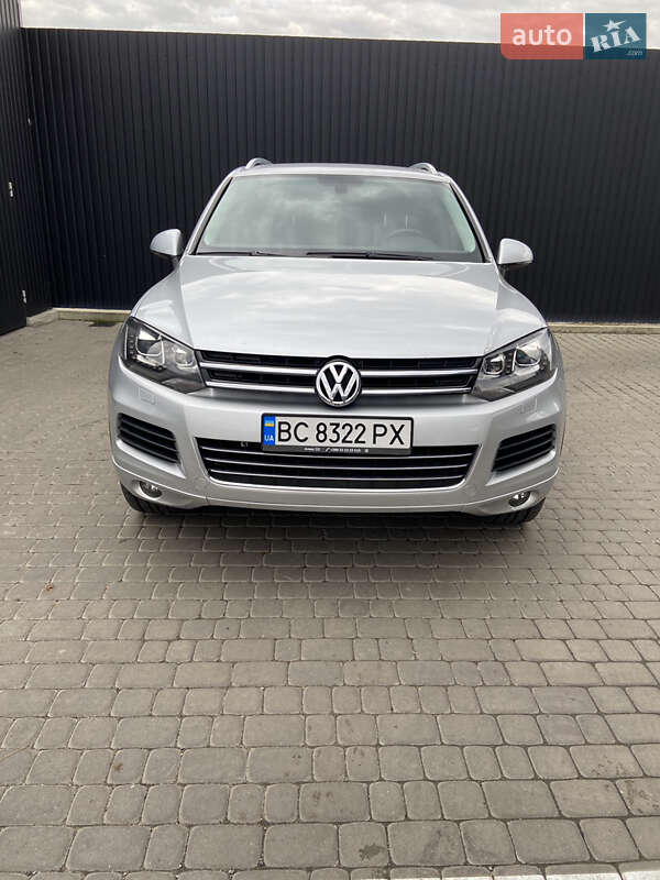 Внедорожник / Кроссовер Volkswagen Touareg 2013 в Львове