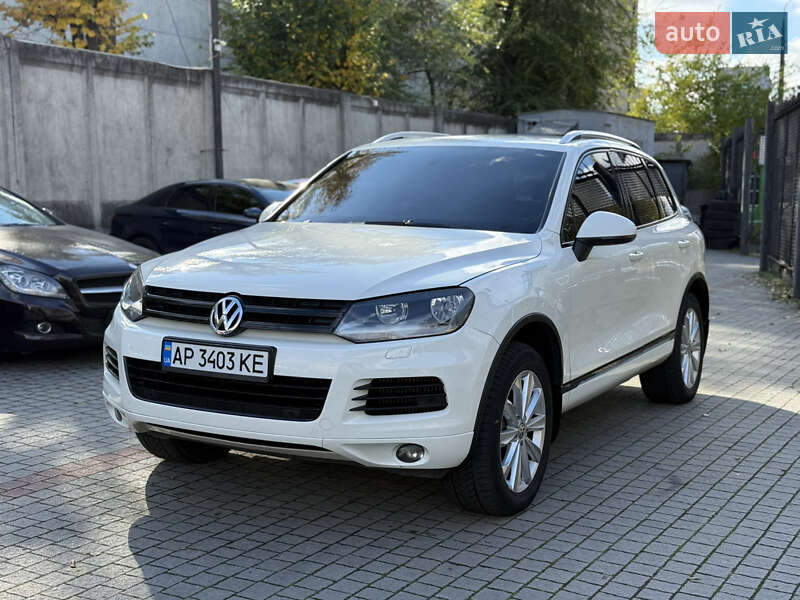Внедорожник / Кроссовер Volkswagen Touareg 2011 в Запорожье