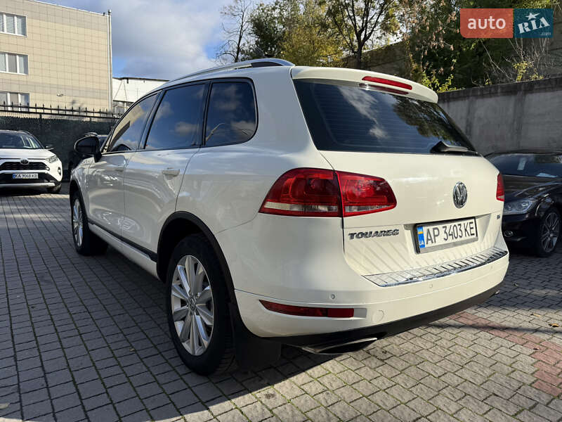 Внедорожник / Кроссовер Volkswagen Touareg 2011 в Запорожье