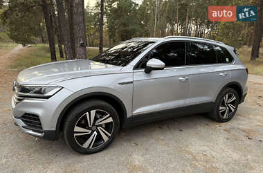 Внедорожник / Кроссовер Volkswagen Touareg 2021 в Киеве