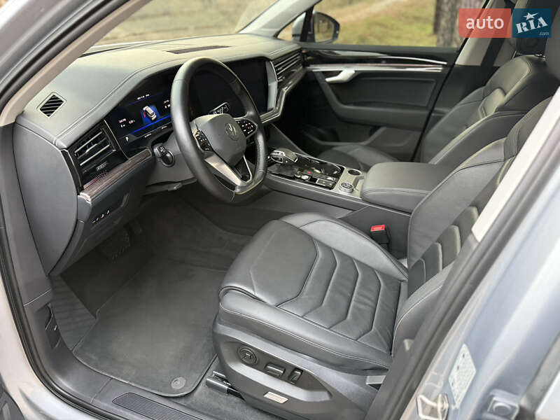 Внедорожник / Кроссовер Volkswagen Touareg 2021 в Киеве