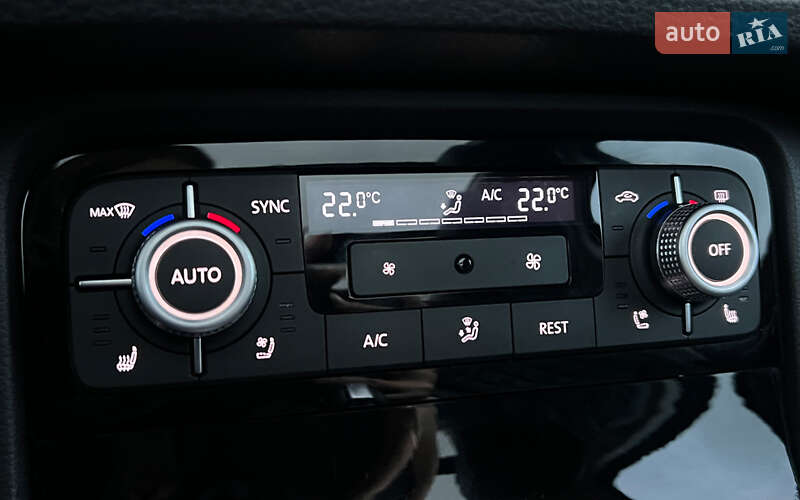 Внедорожник / Кроссовер Volkswagen Touareg 2018 в Львове