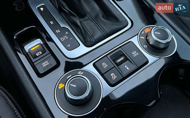 Внедорожник / Кроссовер Volkswagen Touareg 2018 в Львове