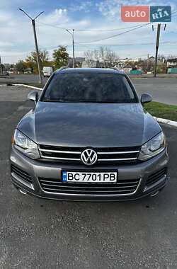 Позашляховик / Кросовер Volkswagen Touareg 2012 в Харкові