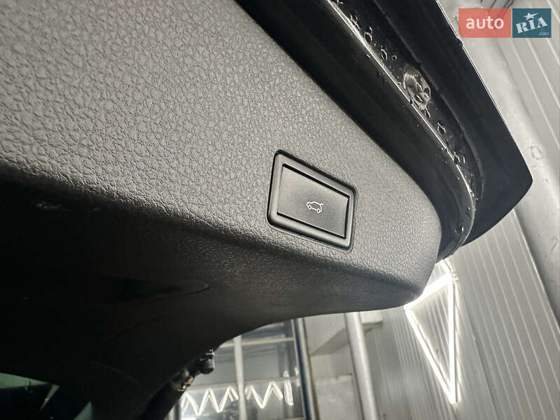 Позашляховик / Кросовер Volkswagen Touareg 2015 в Вінниці