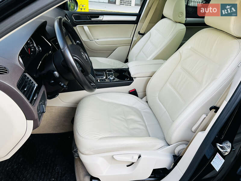 Внедорожник / Кроссовер Volkswagen Touareg 2016 в Киеве фото 22 Внедорожник / Кроссовер Volkswagen Touareg 2016 в Киеве