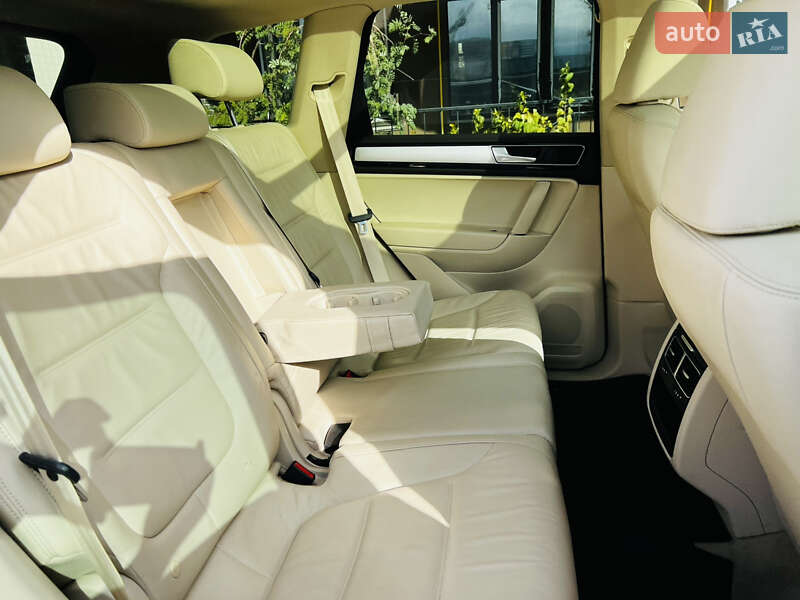 Внедорожник / Кроссовер Volkswagen Touareg 2016 в Киеве фото 48 Внедорожник / Кроссовер Volkswagen Touareg 2016 в Киеве