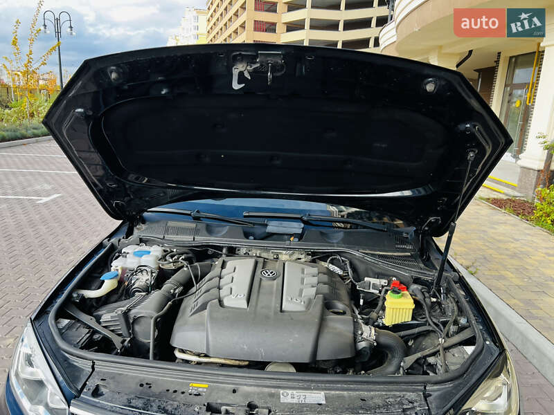 Внедорожник / Кроссовер Volkswagen Touareg 2016 в Киеве фото 57 Внедорожник / Кроссовер Volkswagen Touareg 2016 в Киеве