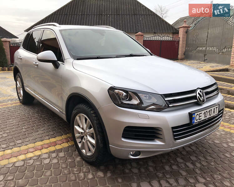 Внедорожник / Кроссовер Volkswagen Touareg 2012 в Хотине