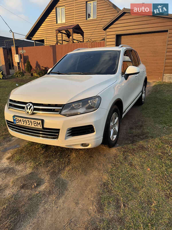 Позашляховик / Кросовер Volkswagen Touareg 2012 в Сумах