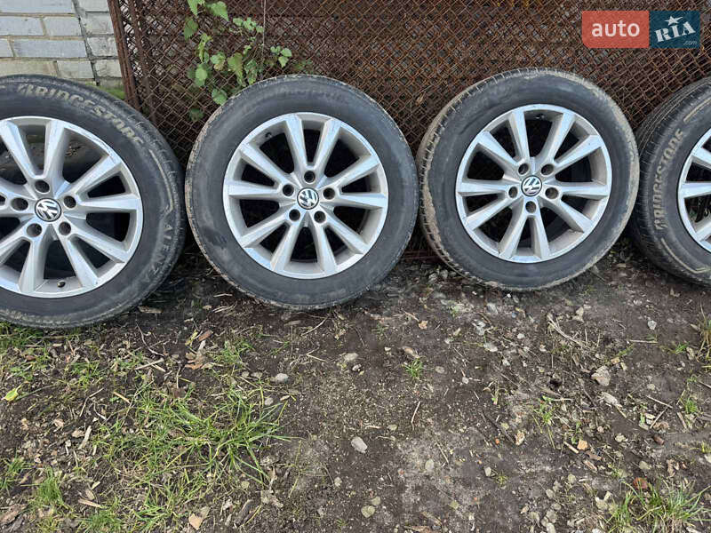 Позашляховик / Кросовер Volkswagen Touareg 2012 в Сумах