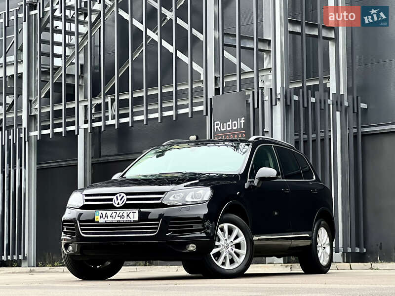Внедорожник / Кроссовер Volkswagen Touareg 2014 в Киеве