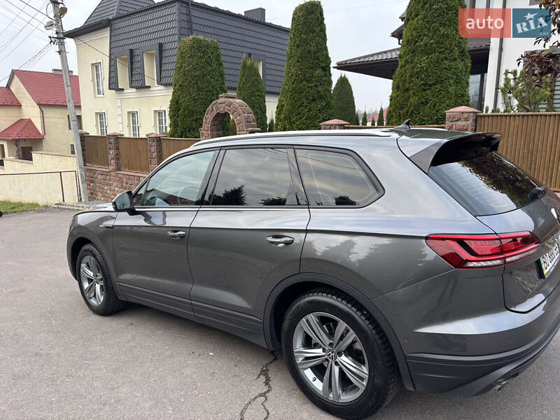 Внедорожник / Кроссовер Volkswagen Touareg 2023 в Тернополе