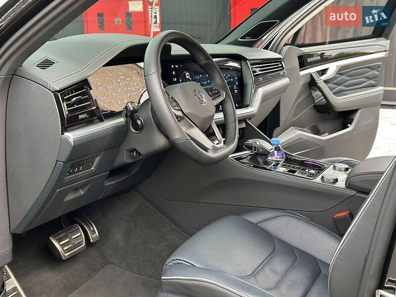 Внедорожник / Кроссовер Volkswagen Touareg 2024 в Днепре