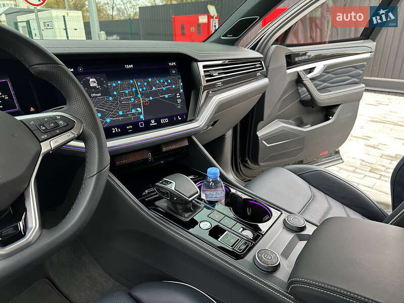 Внедорожник / Кроссовер Volkswagen Touareg 2024 в Днепре