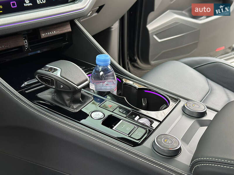 Внедорожник / Кроссовер Volkswagen Touareg 2024 в Днепре