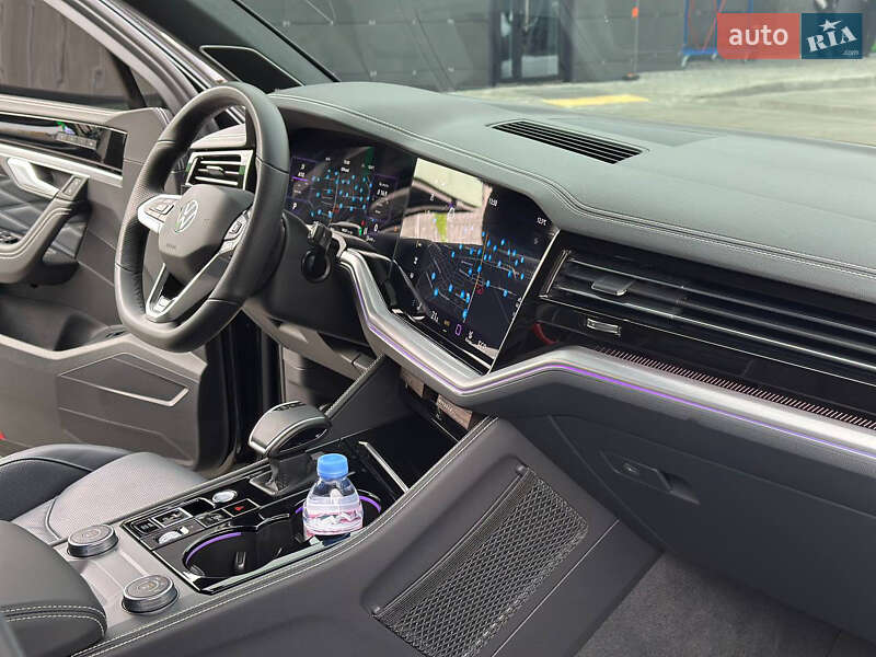 Внедорожник / Кроссовер Volkswagen Touareg 2024 в Днепре
