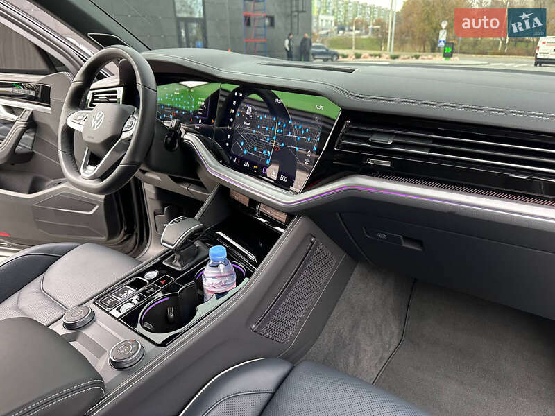 Внедорожник / Кроссовер Volkswagen Touareg 2024 в Днепре
