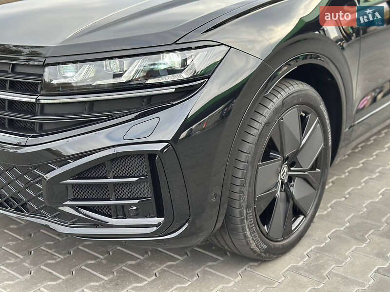 Внедорожник / Кроссовер Volkswagen Touareg 2024 в Днепре